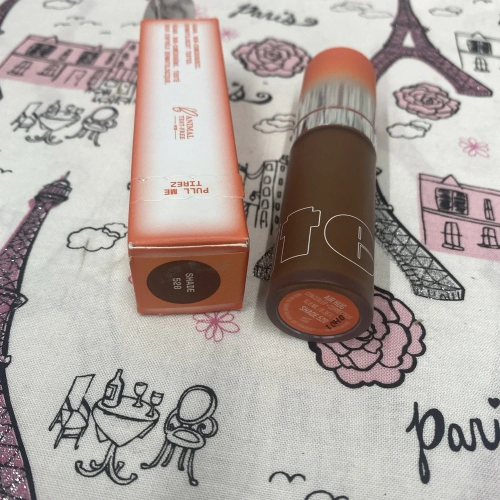 ITEM Beauty by Addison Rae, Air Hug Concealer, Medium-to-Full Coverage SHADE 520